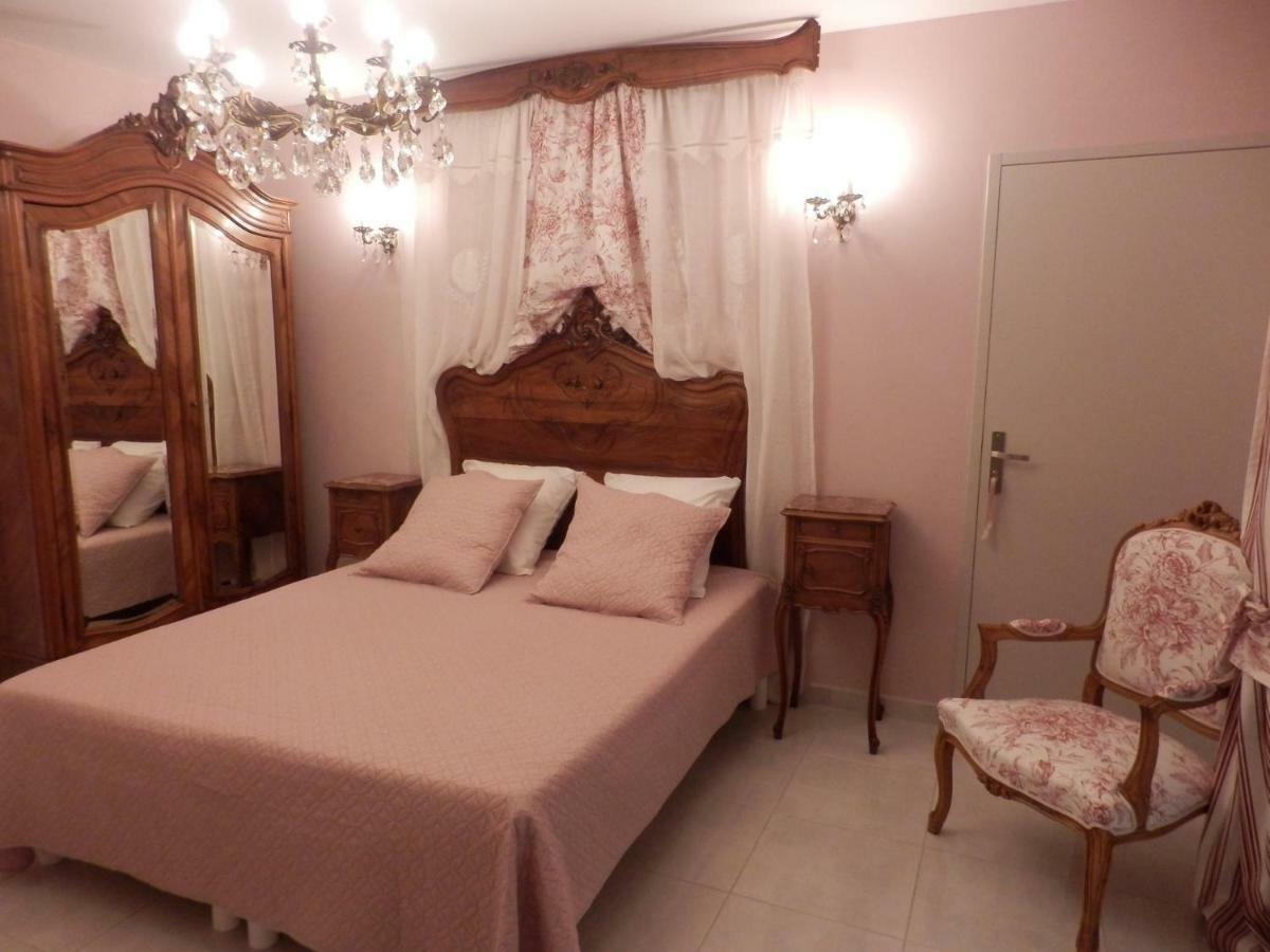 Bed and Breakfast Mas Les Vieux Chenes Lambesc Exteriér fotografie